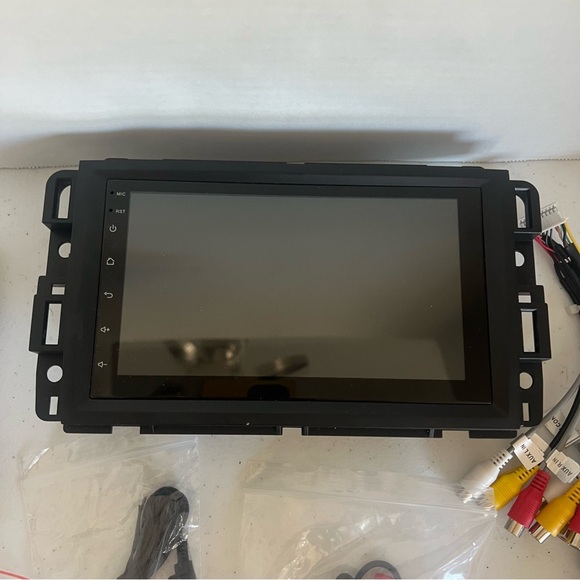 Android car radio 8 inch Chevy Silverado, Tahoe, and others 2006 body style - Picture 8 of 11